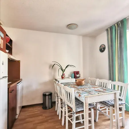 Convivial 35 M² Piscine Partagee Apartmán